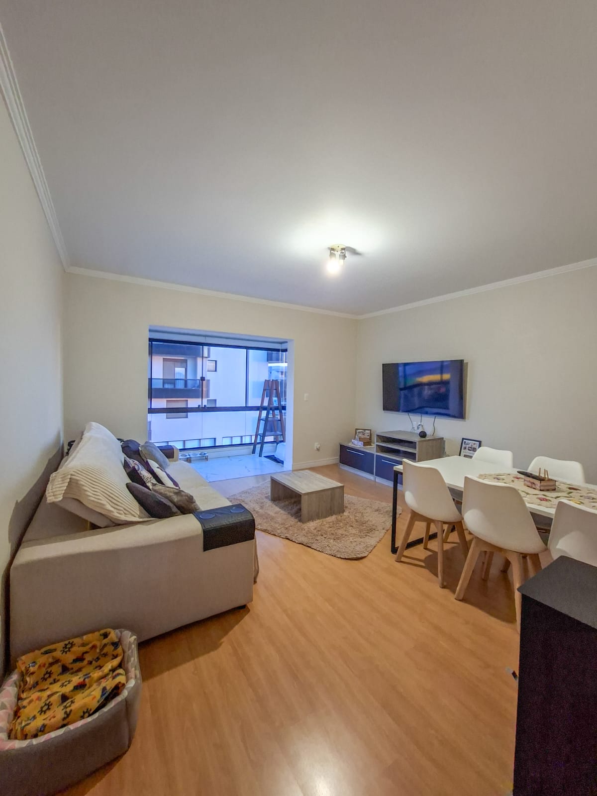 Apartamento mobiliado de 3 dormitórios